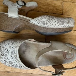 Dansko Sam Floral Sandals size 38/7.5